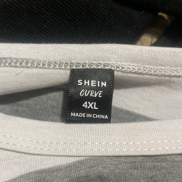 Pull over plus size Tee drop shoulders. - Picture 2 of 2